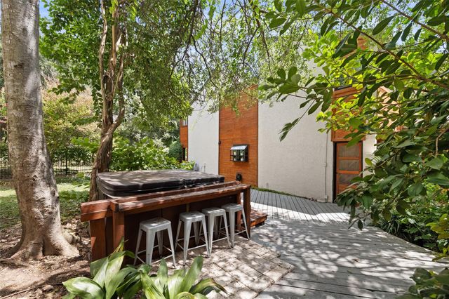 6110 Gardenridge HOLW, Austin, TX 78750