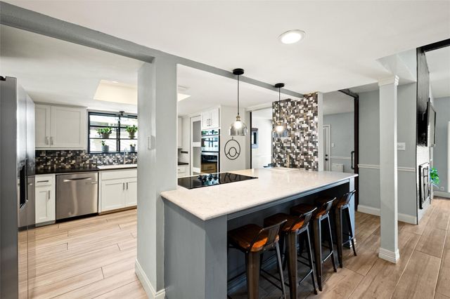6110 Gardenridge HOLW, Austin, TX 78750