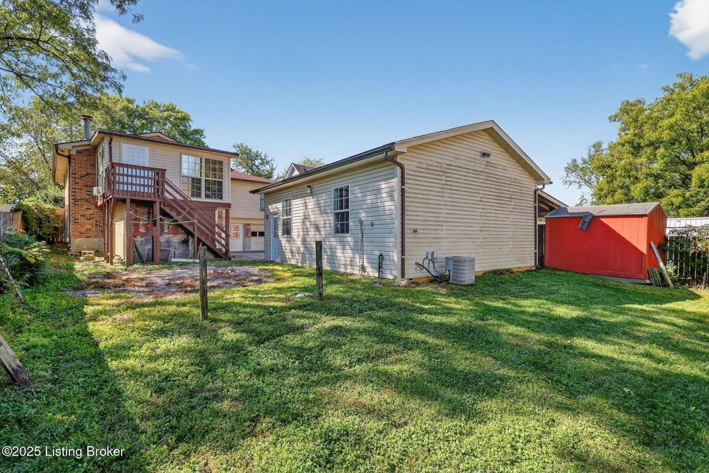 10113 Settlers Crest Ln, Jeffersontown, KY 40299