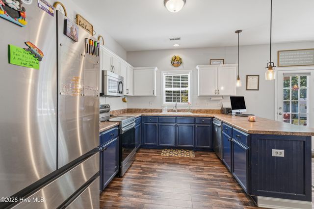 302 Sunbeam Court, Richlands, NC 28574