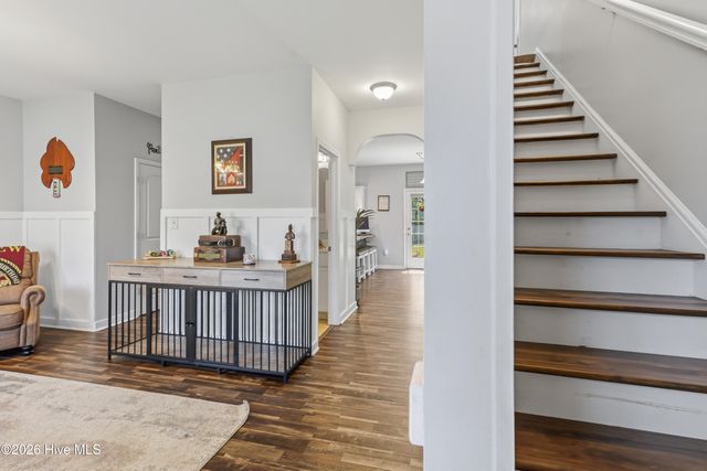 302 Sunbeam Court, Richlands, NC 28574