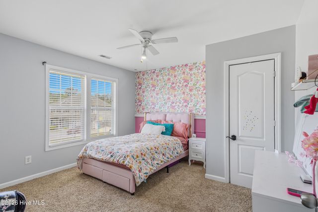 302 Sunbeam Court, Richlands, NC 28574