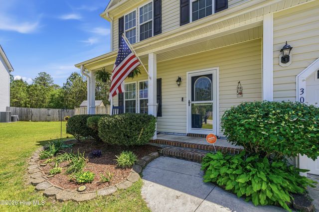 302 Sunbeam Court, Richlands, NC 28574