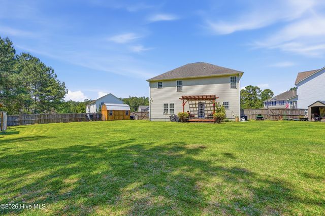 302 Sunbeam Court, Richlands, NC 28574