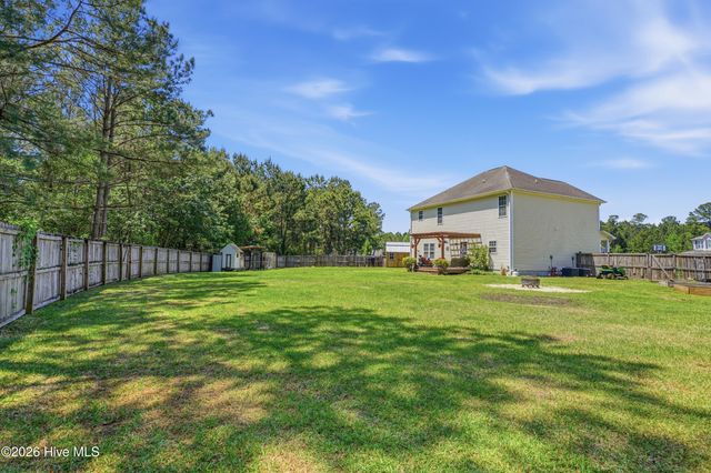 302 Sunbeam Court, Richlands, NC 28574