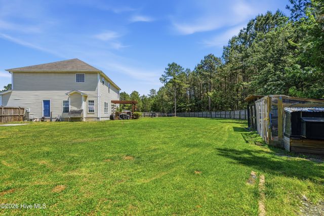 302 Sunbeam Court, Richlands, NC 28574
