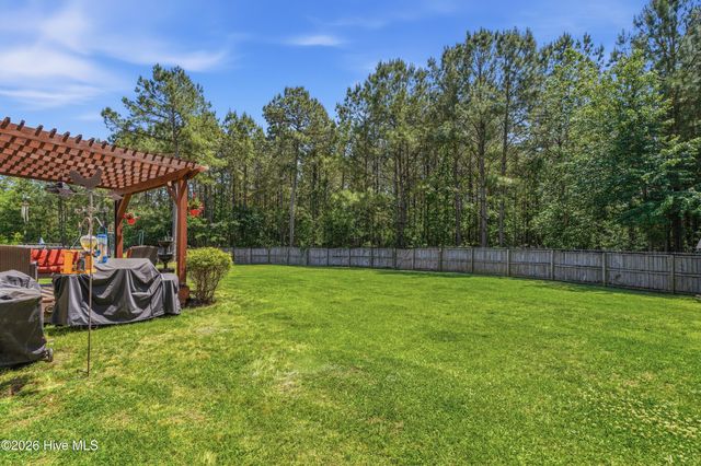 302 Sunbeam Court, Richlands, NC 28574