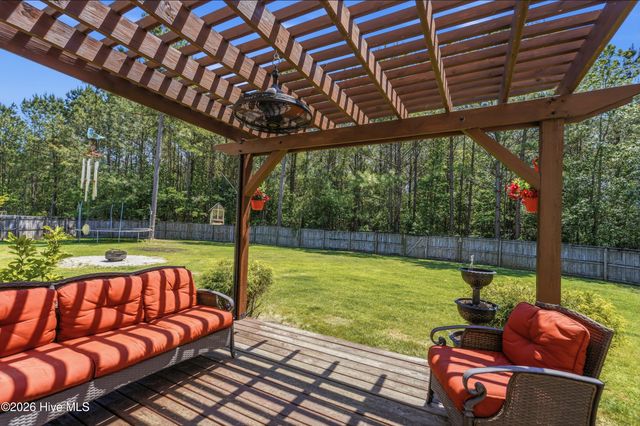 302 Sunbeam Court, Richlands, NC 28574