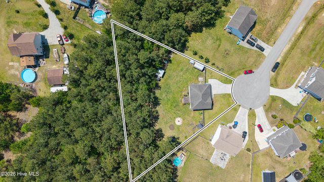302 Sunbeam Court, Richlands, NC 28574