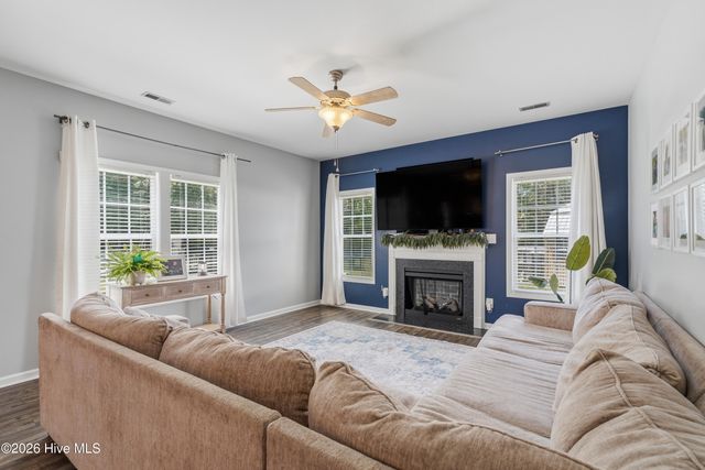 302 Sunbeam Court, Richlands, NC 28574