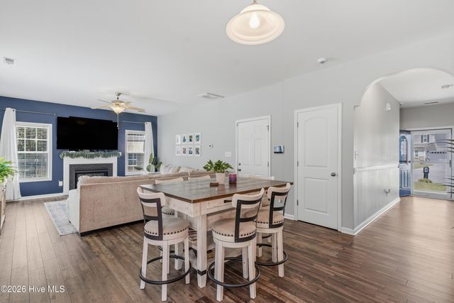 302 Sunbeam Court, Richlands, NC 28574