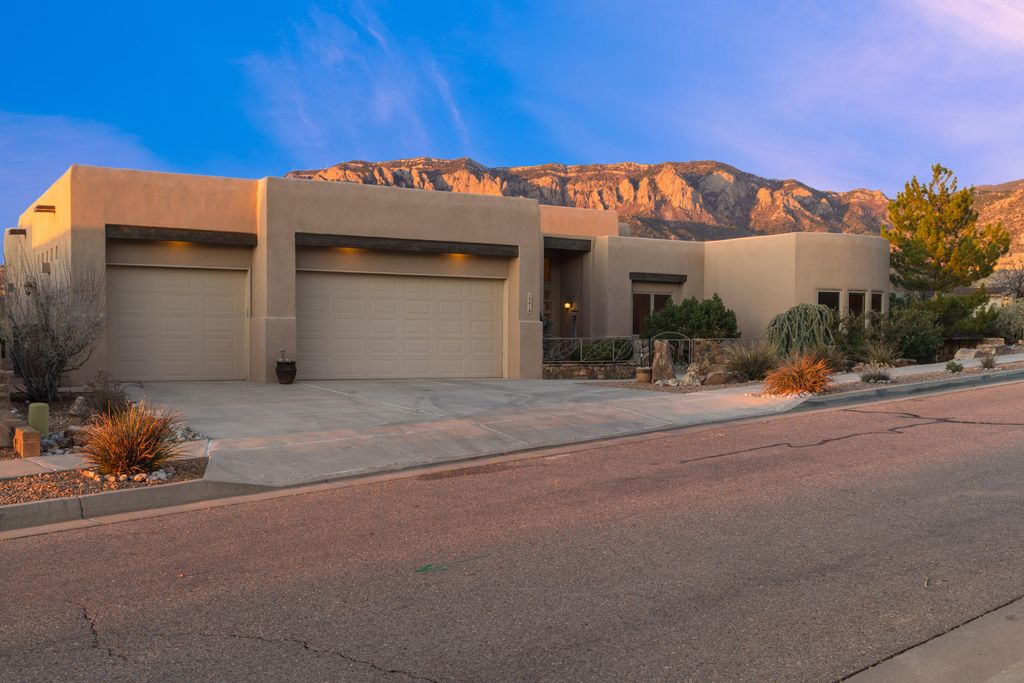 Image 3 of property listing at 13419 Wilderness Place NE, Albuquerque, NM 87111