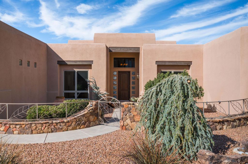 Image 4 of property listing at 13419 Wilderness Place NE, Albuquerque, NM 87111