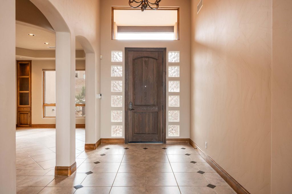 Image 5 of property listing at 13419 Wilderness Place NE, Albuquerque, NM 87111