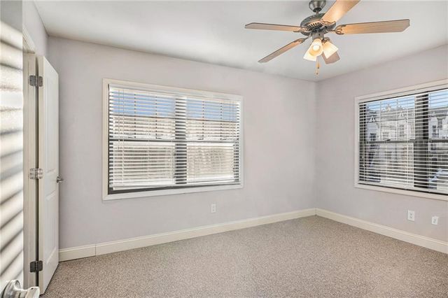 1102 W 46th Street 3, Kansas City, MO 64111