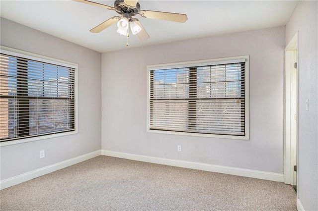 1102 W 46th Street 3, Kansas City, MO 64111