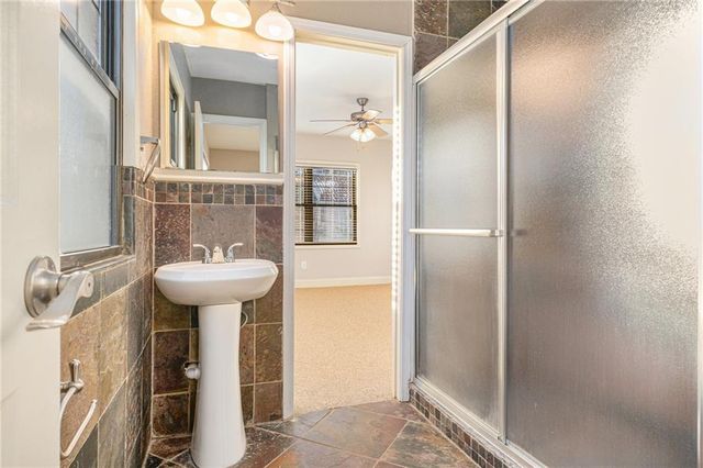 1102 W 46th Street 3, Kansas City, MO 64111
