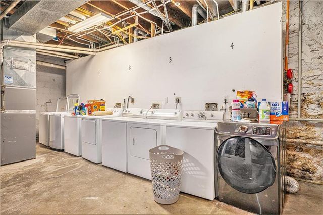1102 W 46th Street 3, Kansas City, MO 64111