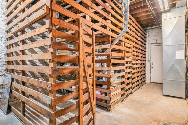 1102 W 46th Street 3, Kansas City, MO 64111