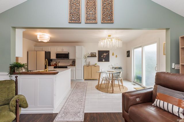 2502 Trillium Cove, Huntertown, IN 46748