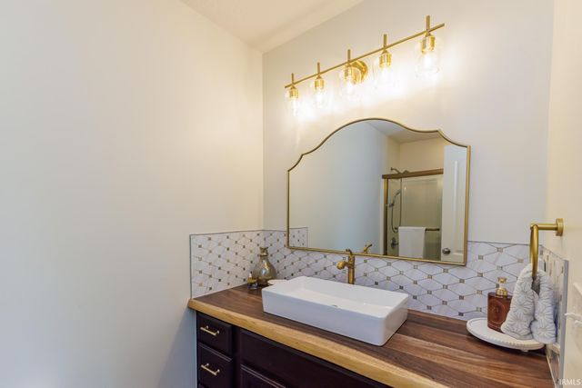 2502 Trillium Cove, Huntertown, IN 46748