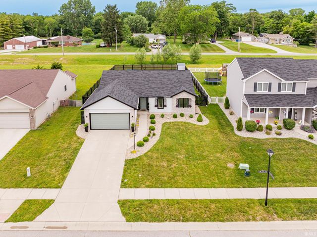 2502 Trillium Cove, Huntertown, IN 46748