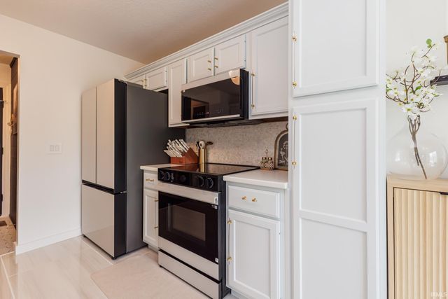 2502 Trillium Cove, Huntertown, IN 46748