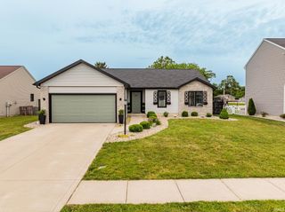 2502 Trillium Cove, Huntertown, IN 46748
