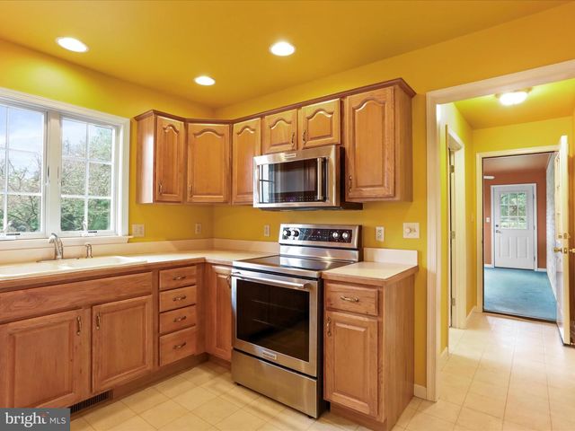 3215 ST ANDREWS DR, Chambersburg, PA 17202