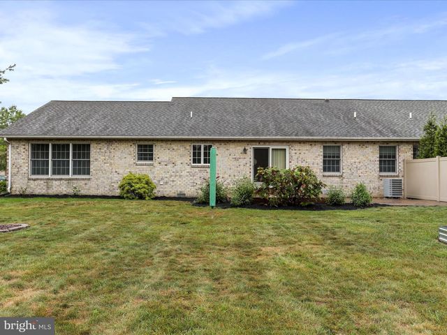 3215 ST ANDREWS DR, Chambersburg, PA 17202