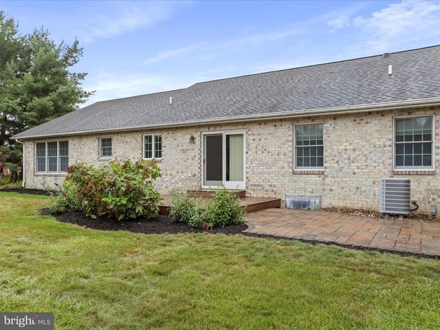 3215 ST ANDREWS DR, Chambersburg, PA 17202