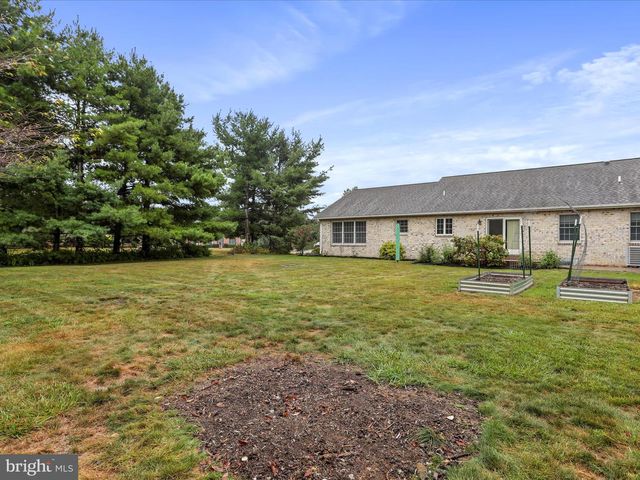3215 ST ANDREWS DR, Chambersburg, PA 17202