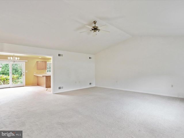 3215 ST ANDREWS DR, Chambersburg, PA 17202