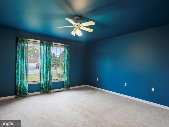 3215 ST ANDREWS DR, Chambersburg, PA 17202