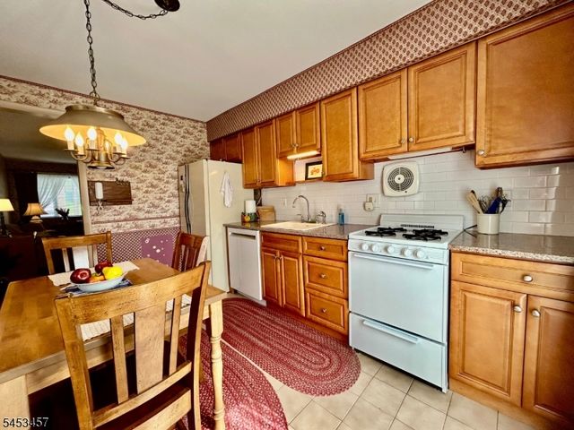 729 7Th St, Carlstadt Boro, NJ 07072