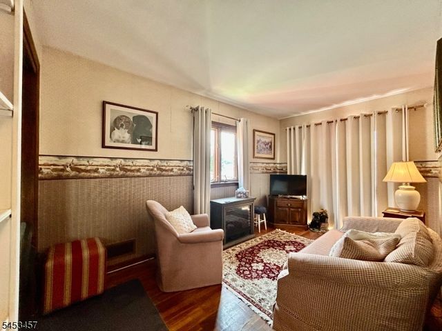 729 7Th St, Carlstadt Boro, NJ 07072