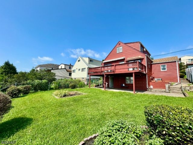 729 7Th St, Carlstadt Boro, NJ 07072
