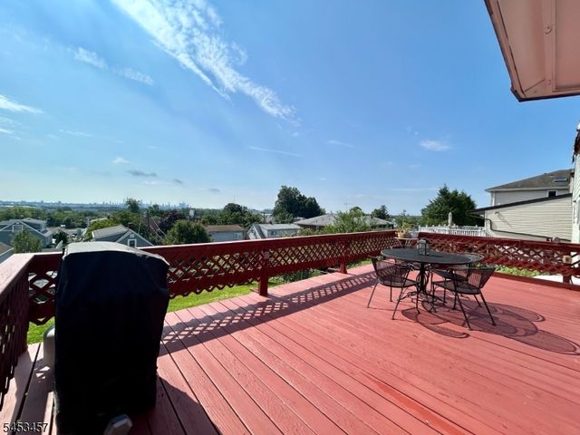 729 7Th St, Carlstadt Boro, NJ 07072