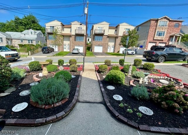 729 7Th St, Carlstadt Boro, NJ 07072