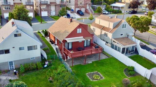 729 7Th St, Carlstadt Boro, NJ 07072