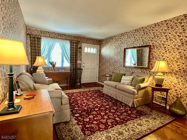 729 7Th St, Carlstadt Boro, NJ 07072