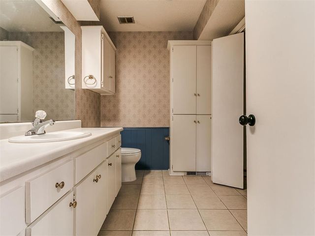 2633 N Sterling Avenue, Oklahoma City, OK 73127