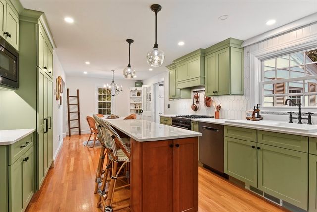 232 Bayview Avenue, Warwick, RI 02818