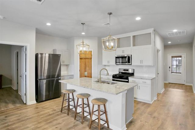 3135 Ravenwood Street, Lake Charles, LA 70607