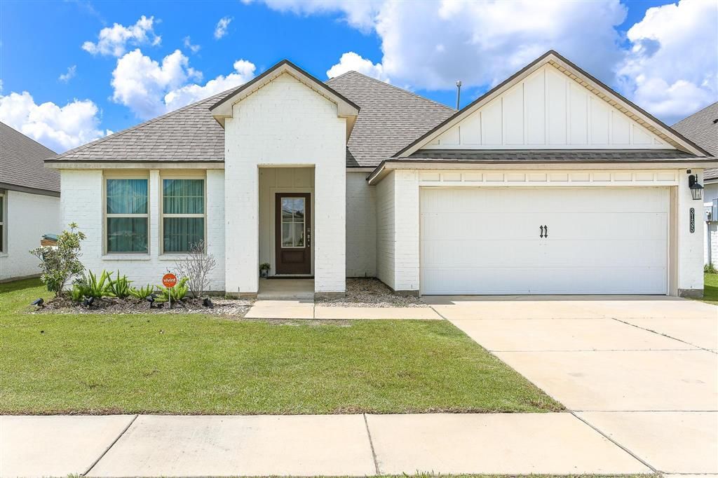3135 Ravenwood Street, Lake Charles, LA 70607