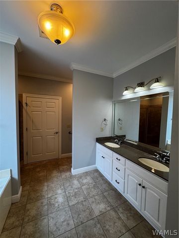 717 Greenbriar, Northport, AL 35473
