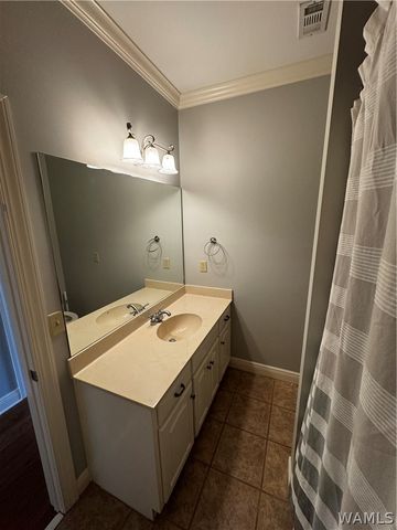 717 Greenbriar, Northport, AL 35473