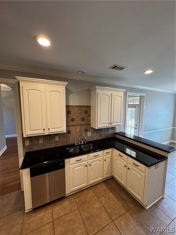 717 Greenbriar, Northport, AL 35473