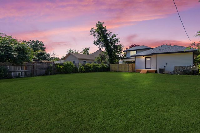 1517 E Magnolia Avenue, Fort Worth, TX 76104