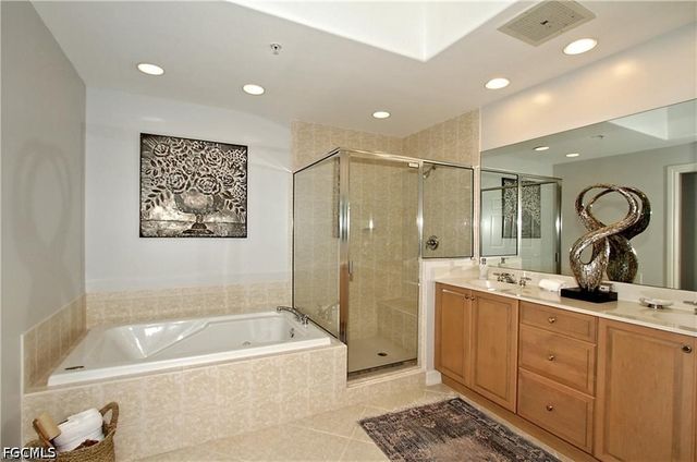 2738 Tiburon BLVD E B403, Naples, FL 34109